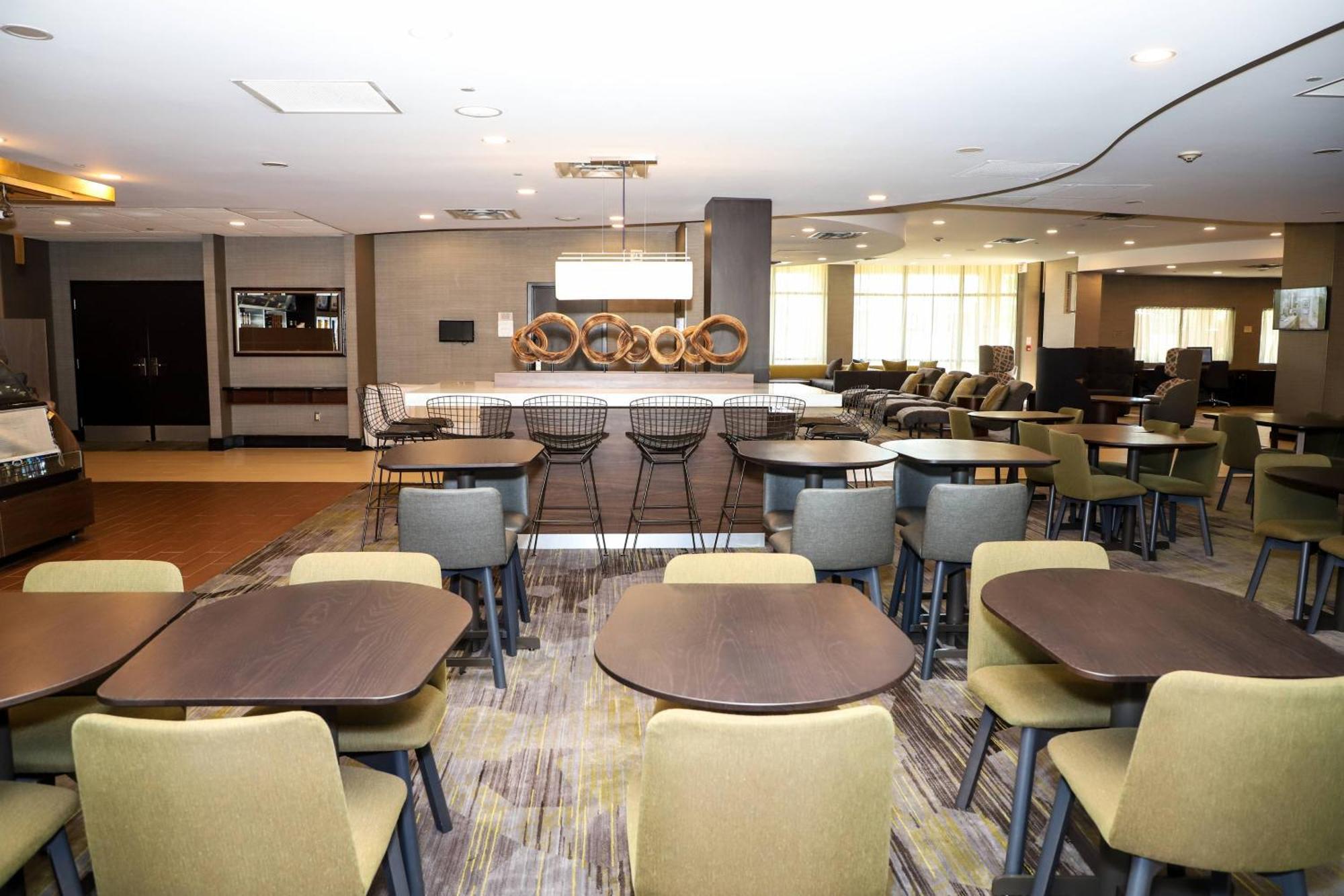 Hotel Courtyard By Marriott Toronto Brampton Esterno foto