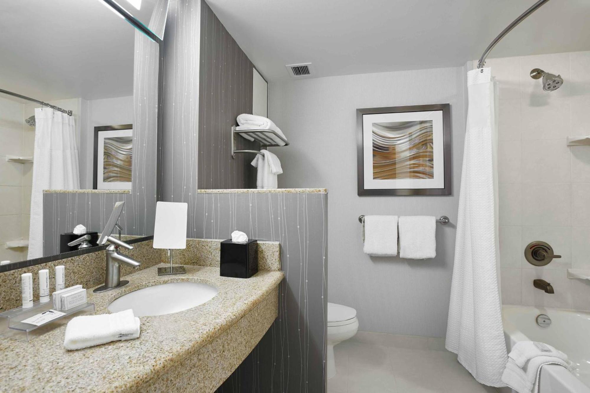Hotel Courtyard By Marriott Toronto Brampton Esterno foto