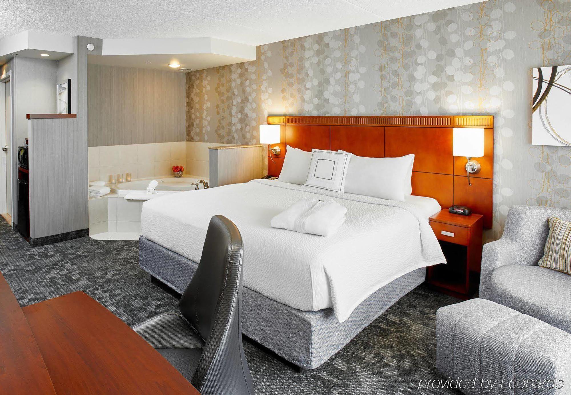 Hotel Courtyard By Marriott Toronto Brampton Esterno foto